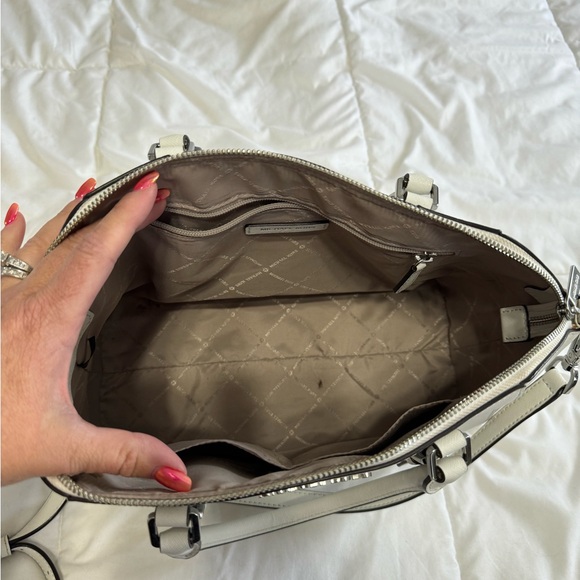 Michael Kors Ciara bag with matching wallet, white - Picture 3 of 3